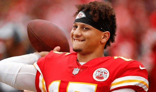 patrick mahomes new highest paid player